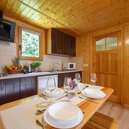 Nad Morzem Nevadas بيت خشبي *